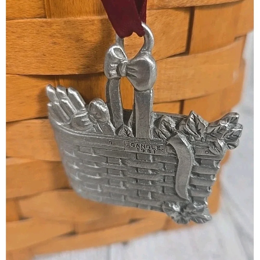 Longaberger Basket with Charm Vertical Handled 1993 Protector 10